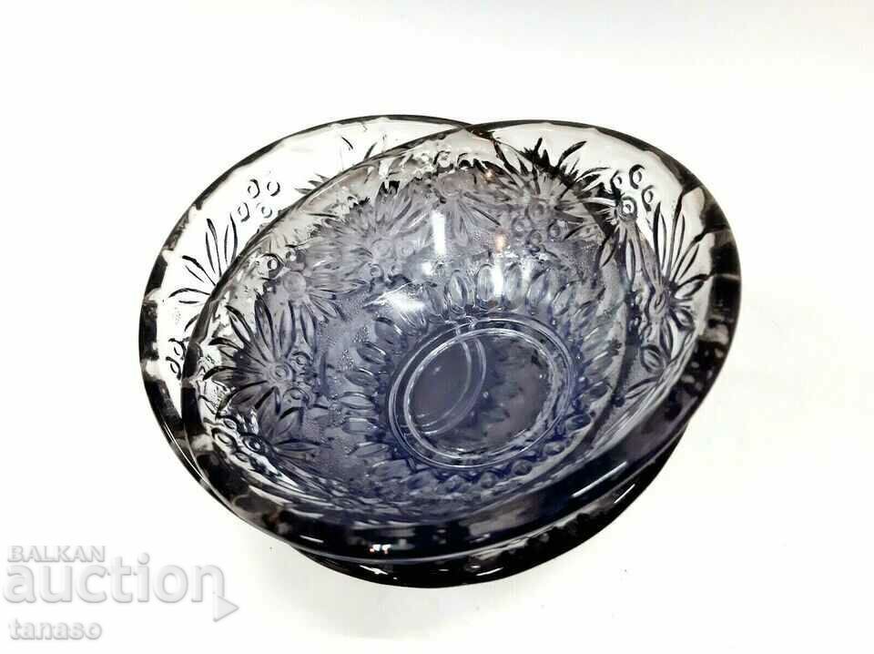 Delivery of Set of 4 old glass bowls(2.2)
