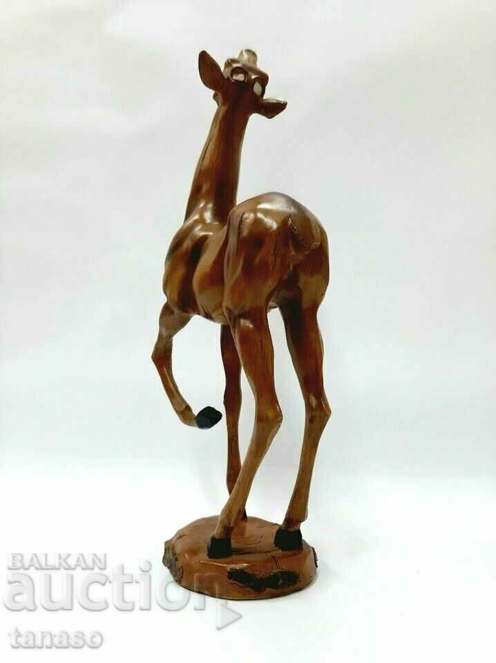 Delivery of Large statuette, figula of a doe, resin Delivery of Large statuette, figula of a doe, resin