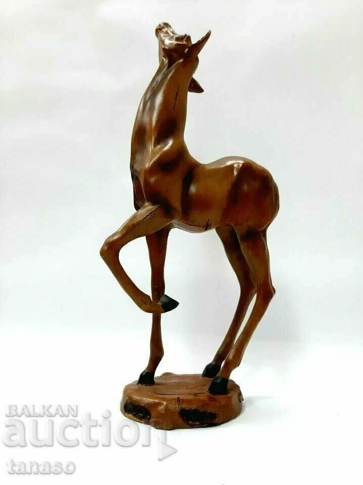 Large statuette, figula of a doe, resin - 5 Large statuette, figula of a doe, resin - 5