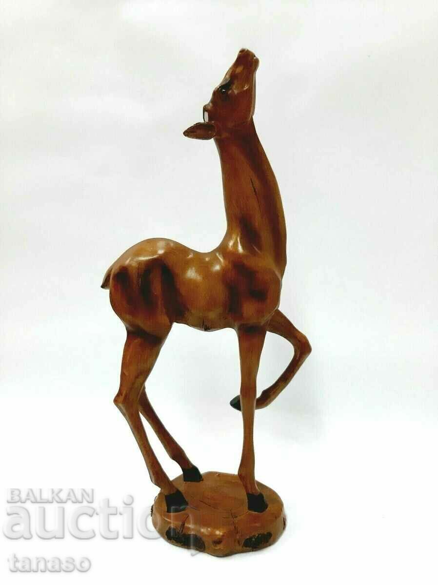 Large statuette, figula of a doe, resin