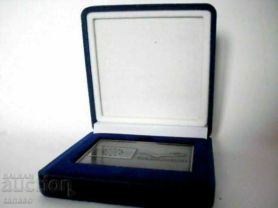 Delivery of Plaque "For a United Europe" Marathon City, 2008