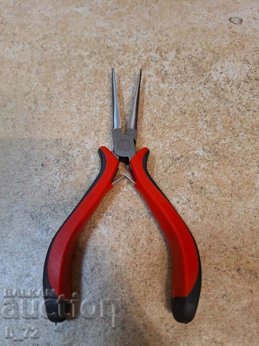 Lot of pliers, new - 5 Lot of pliers, new - 5