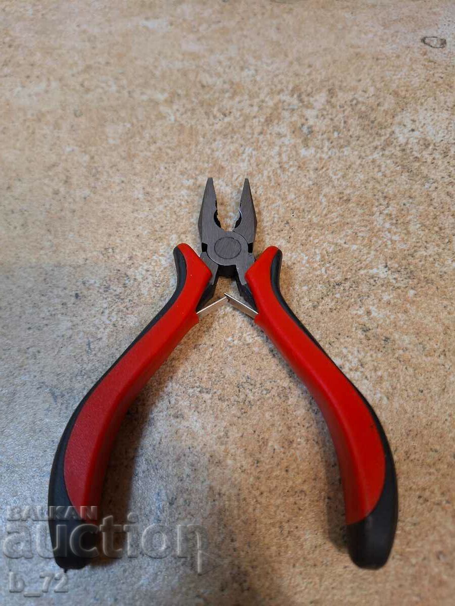 Lot of pliers, new - 6 Lot of pliers, new - 6