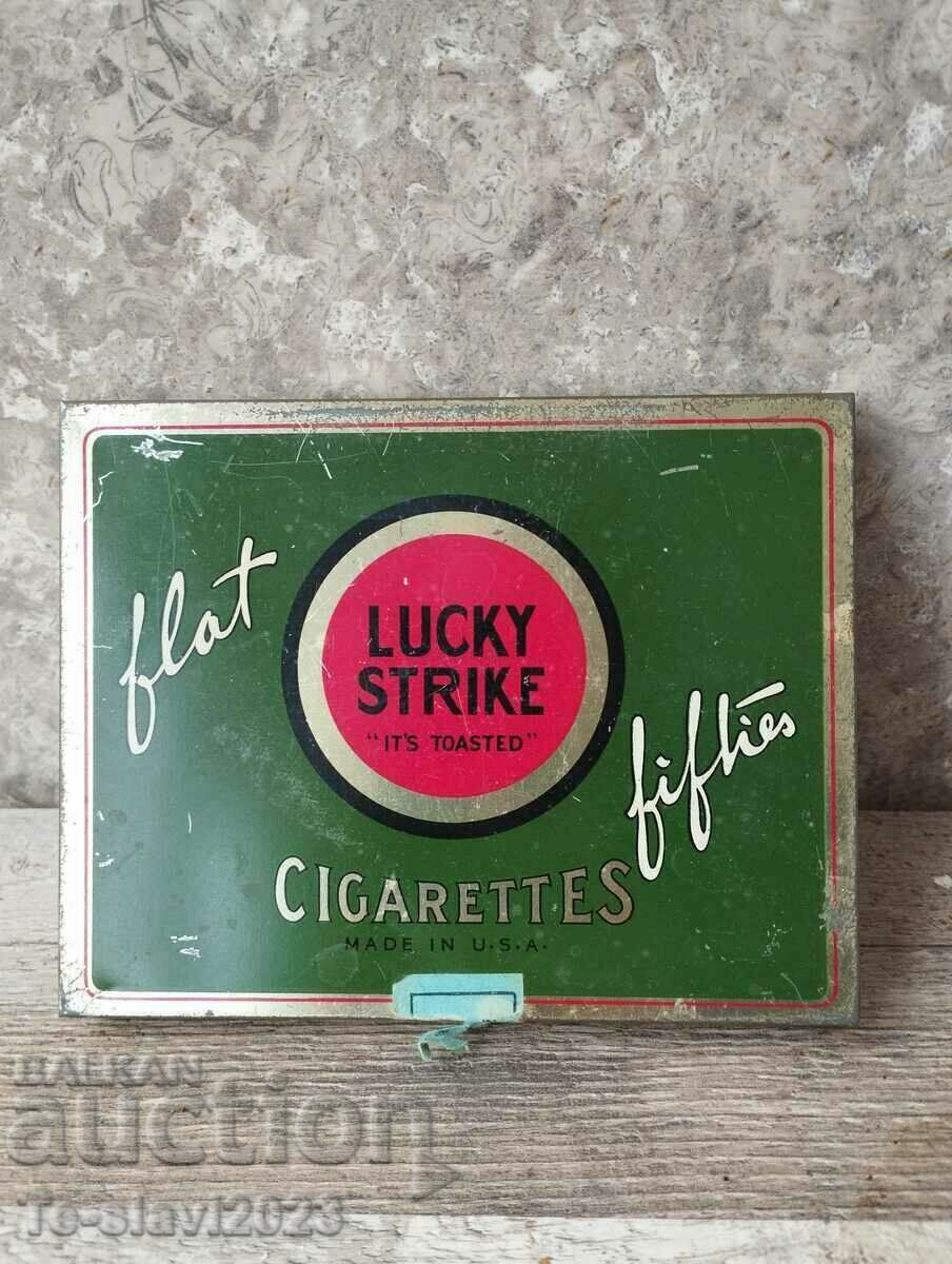 Παλιό μεταλλικό κουτί τσιγάρων,, Lucky Strike,,
