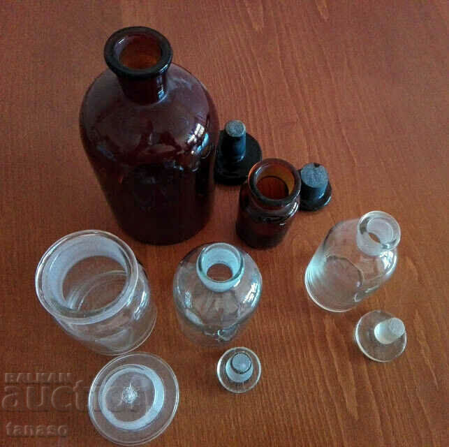 Πολλά 5 παλιά μπουκάλια φαρμακείου με τιμή 65.00 BGN | € 33.23 Πολλά 5 παλιά μπουκάλια φαρμακείου με τιμή 65.00 BGN | € 33.23