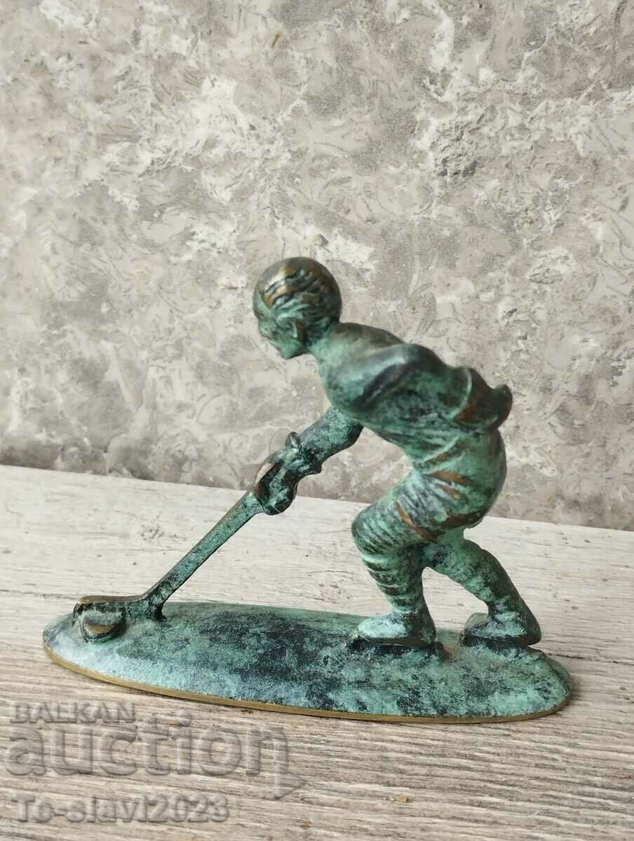 Figura veche din bronz - Jucător de hochei - hochei pe gheață