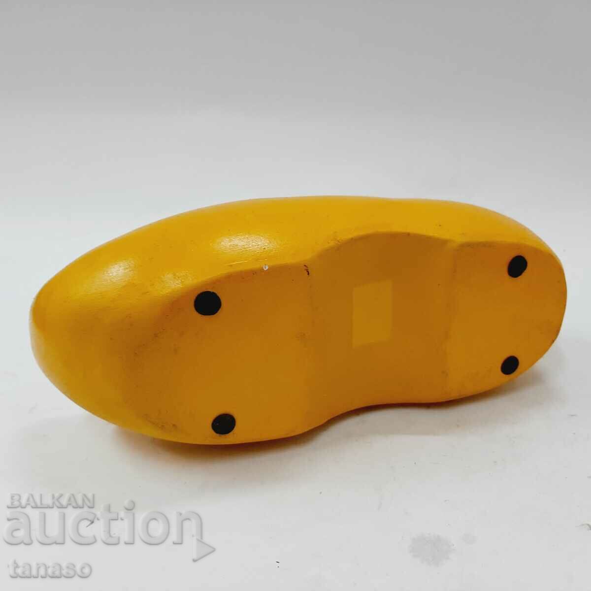 Yellow Ceramic Shoe (13.5) - 6 Yellow Ceramic Shoe (13.5) - 6