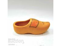 Yellow Ceramic Shoe (13.5)