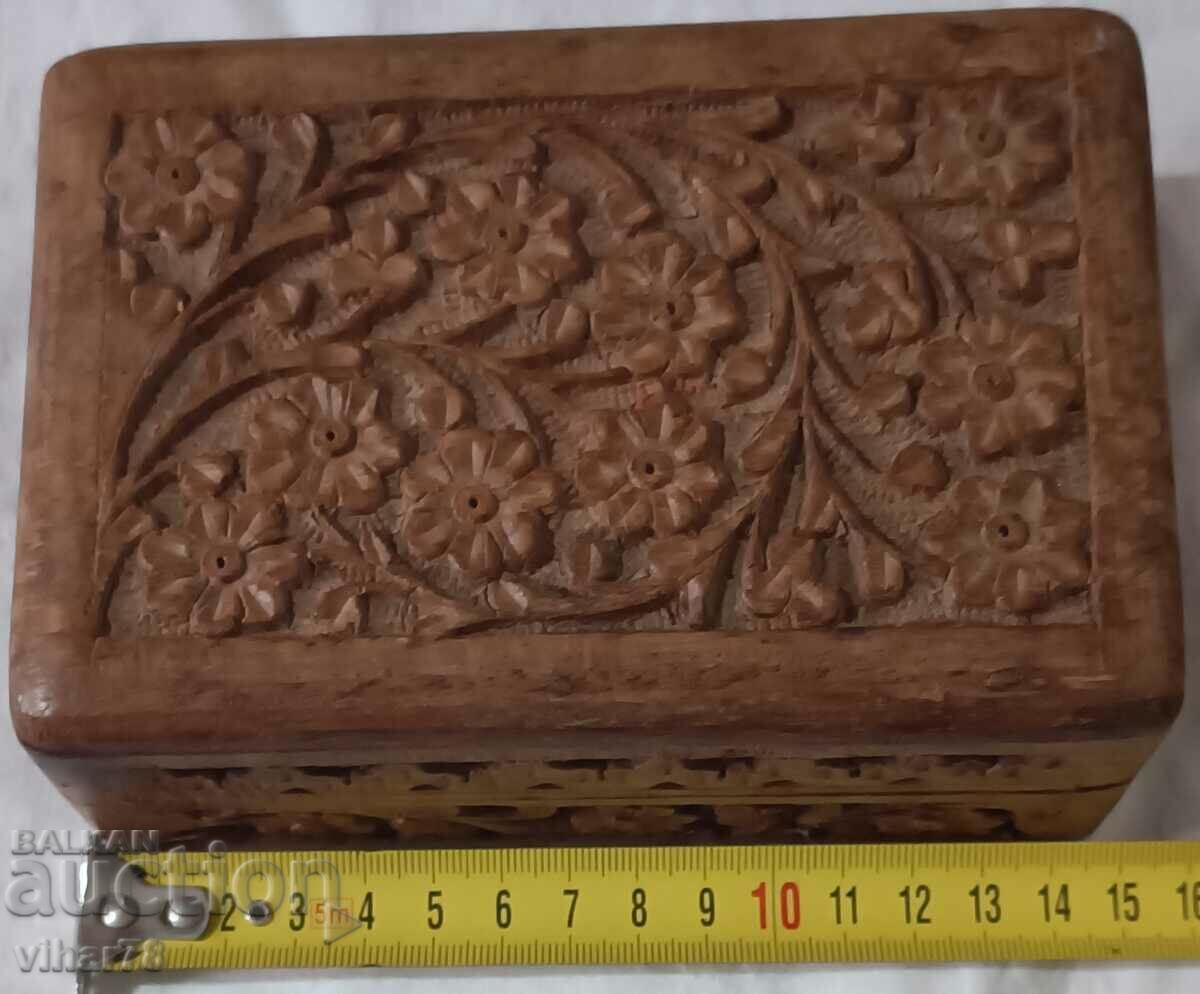 Old wooden box with price 149.99 BGN | € 76.69