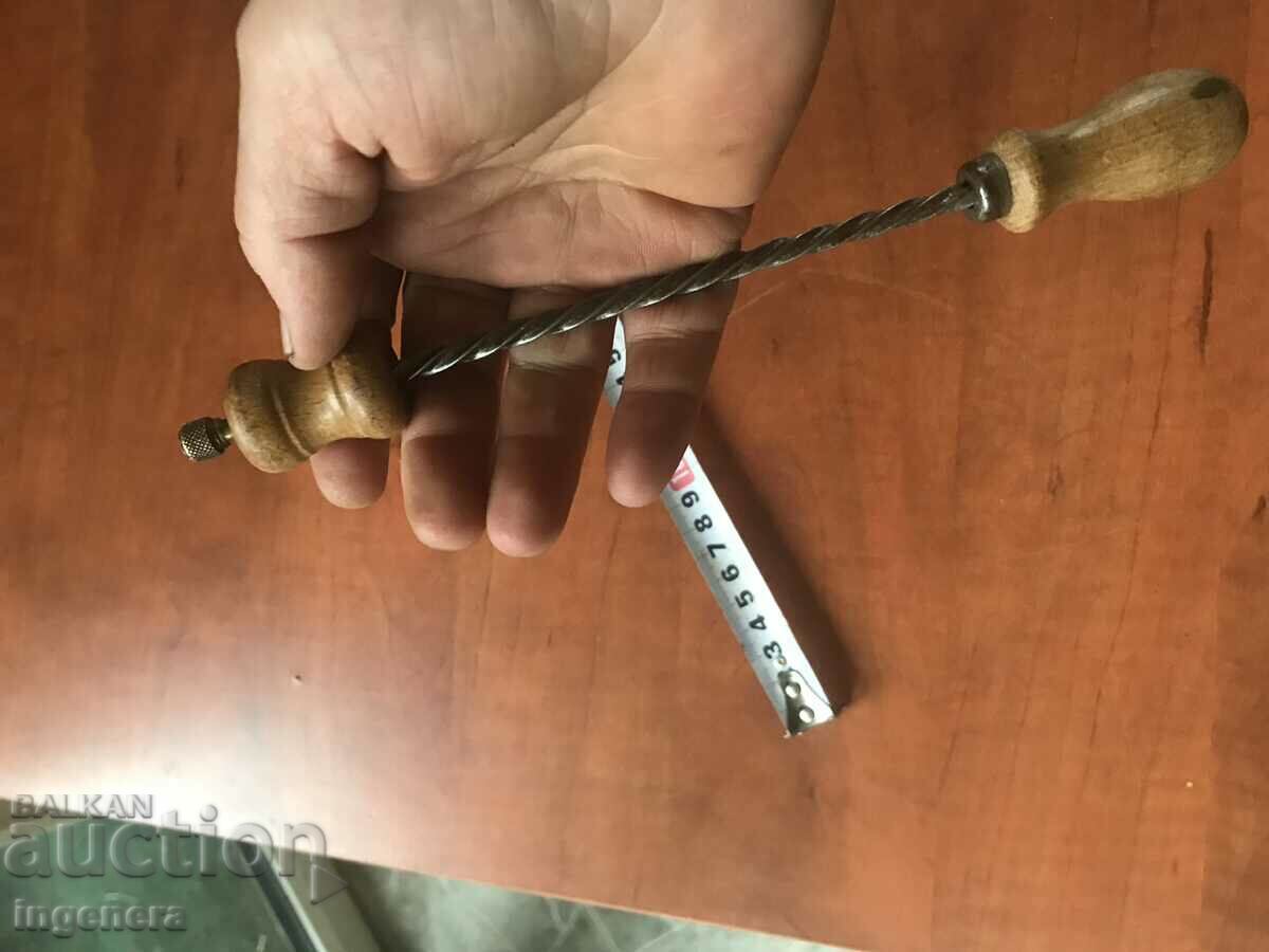OLD TOOL HAND DRILL WITH COLLAR BIT with price 18.00 BGN | € 9.20 OLD TOOL HAND DRILL WITH COLLAR BIT with price 18.00 BGN | € 9.20