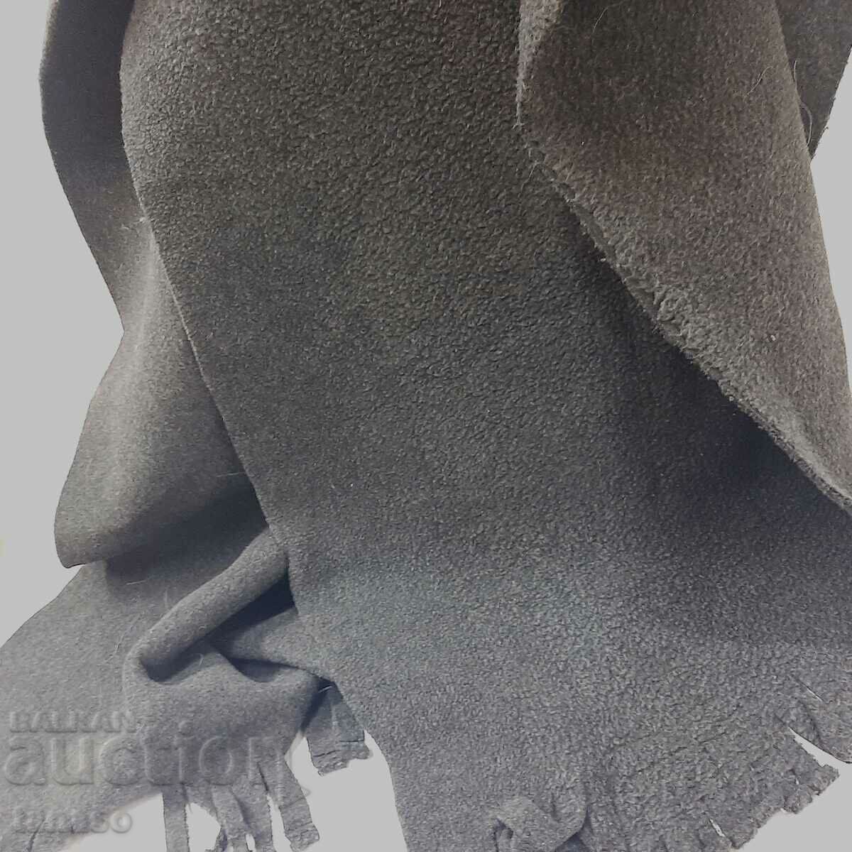 Auction  Large warm scarf 150/47(17.3)