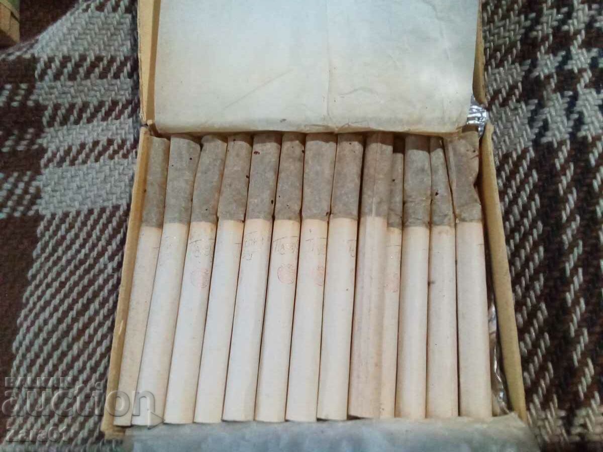 Old Russian cigarettes with price 55.00 BGN | € 28.12 Old Russian cigarettes with price 55.00 BGN | € 28.12
