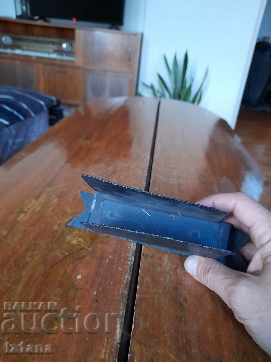 Delivery of Old napkin holder