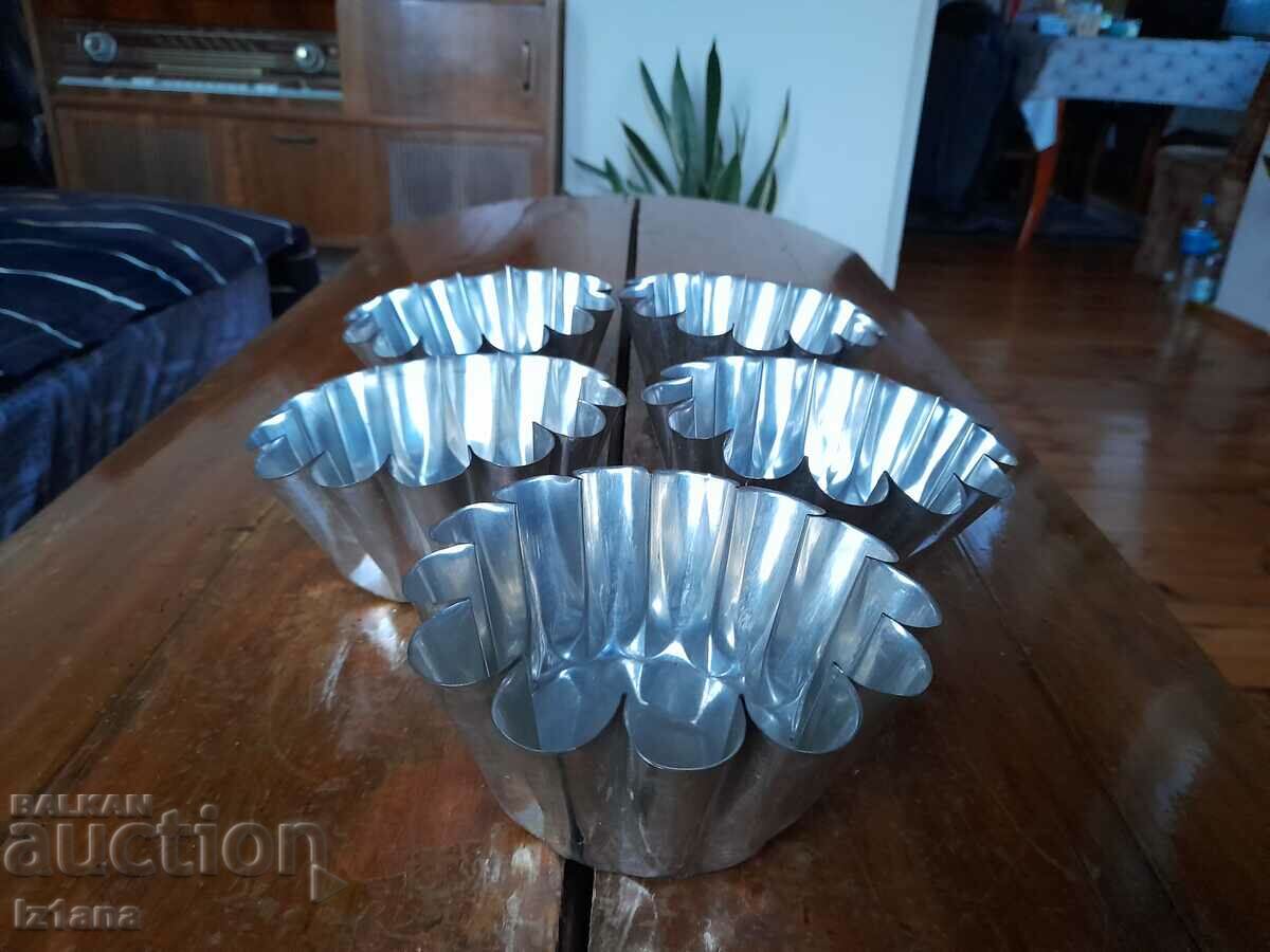 Old molds for sweets, muffins with price 40.00 BGN | € 20.45 Old molds for sweets, muffins with price 40.00 BGN | € 20.45