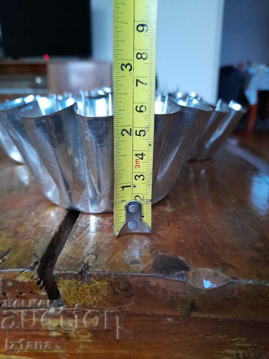 Auction Old molds for sweets, muffins Auction Old molds for sweets, muffins