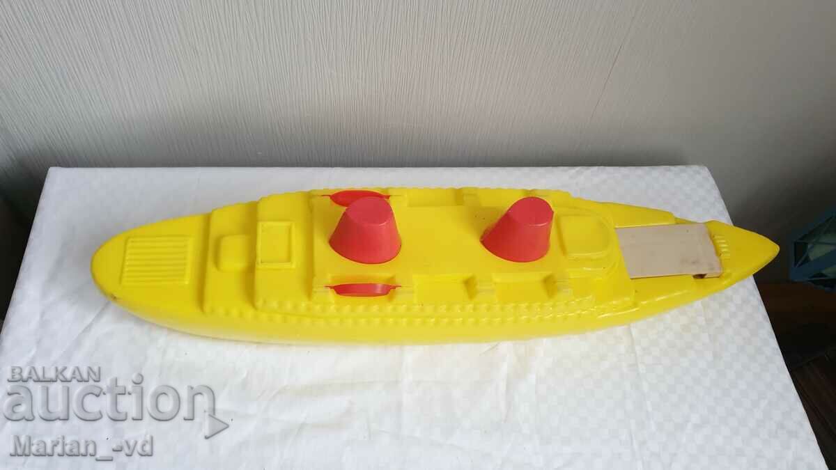 Delivery of Social plastic toy ship Delivery of Social plastic toy ship