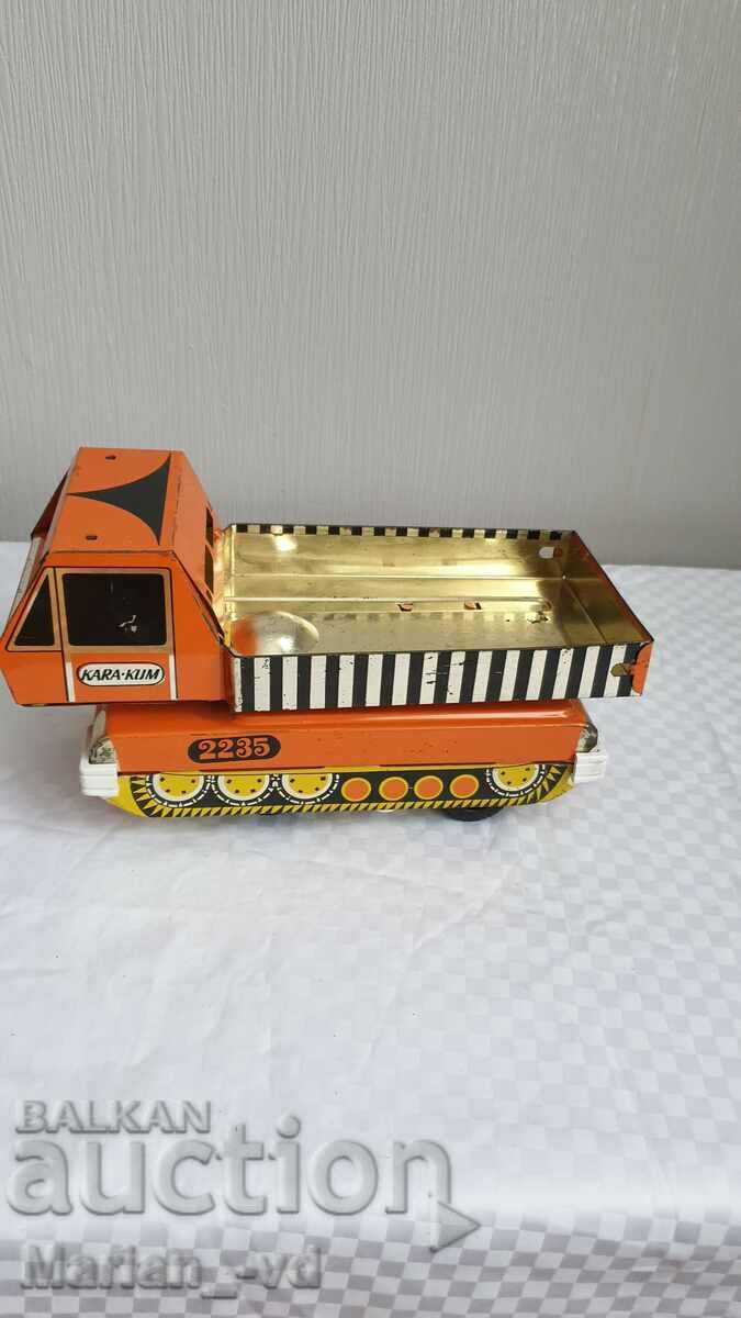 O jucărie veche de tablă - 5 O jucărie veche de tablă - 5