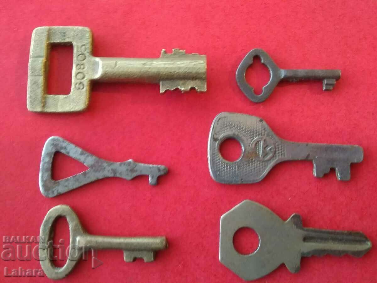 Auction Lot of small keys, keys, box or chest key Auction Lot of small keys, keys, box or chest key