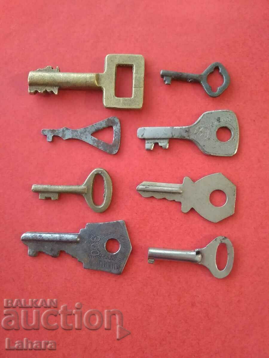 Lot of small keys, keys, box or chest key - 5 Lot of small keys, keys, box or chest key - 5