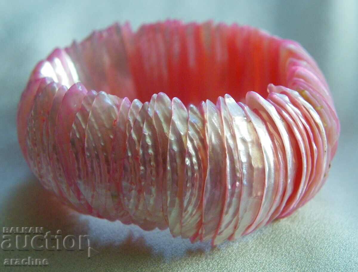 Ροζ βραχιόλι από φίλντισι με τιμή 30.00 BGN | € 15.34 Ροζ βραχιόλι από φίλντισι με τιμή 30.00 BGN | € 15.34