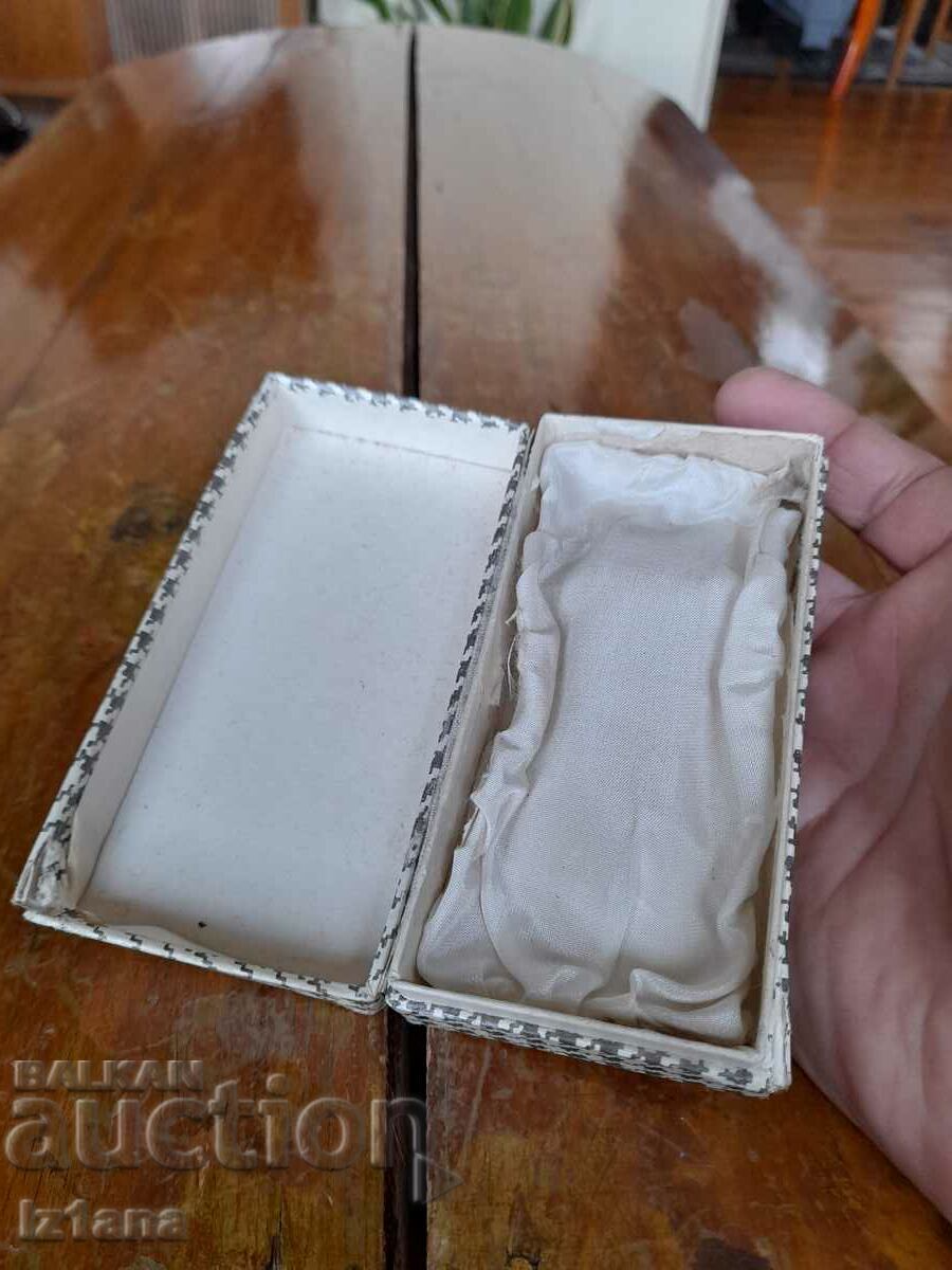 Delivery of An old Miraj Cristal perfume box Delivery of An old Miraj Cristal perfume box