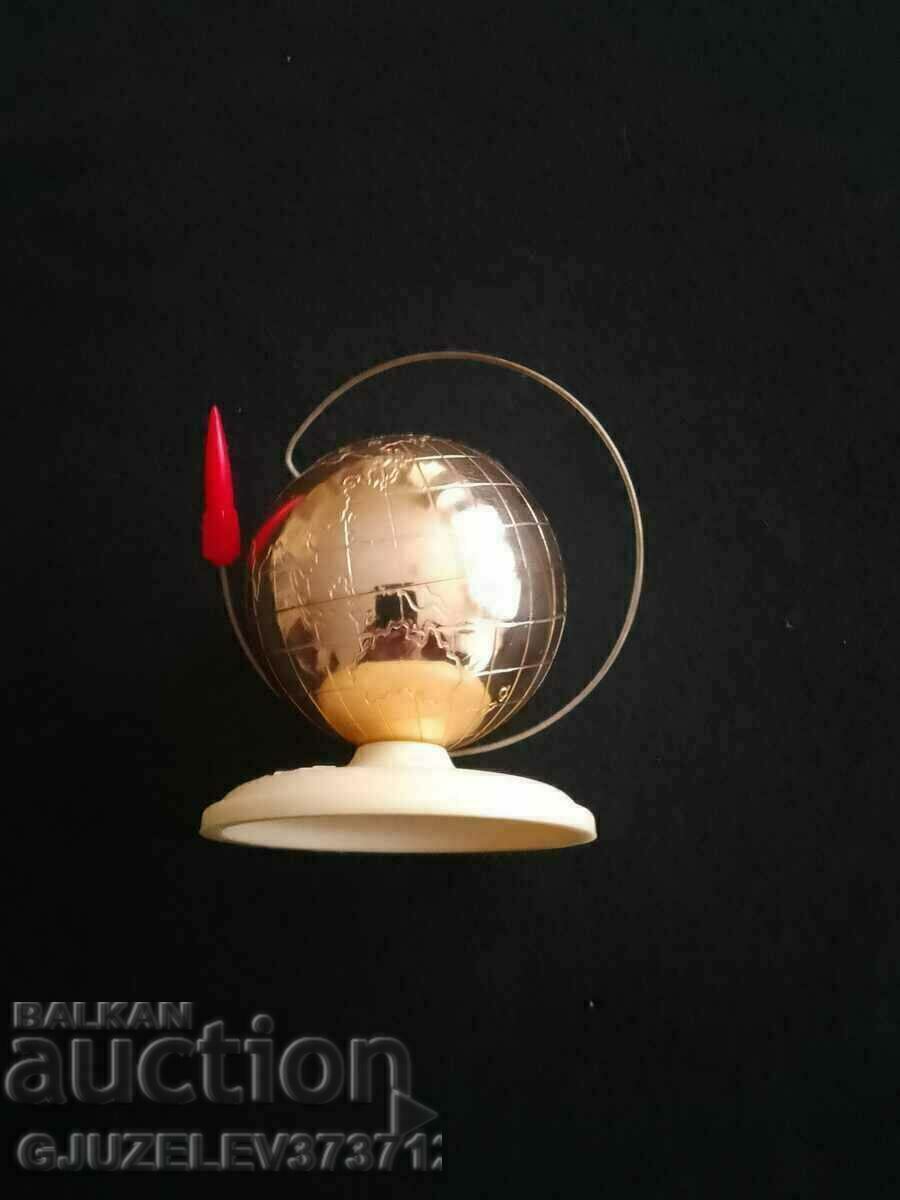 ..Russian table globe with the inscription April 12, 1961. produced