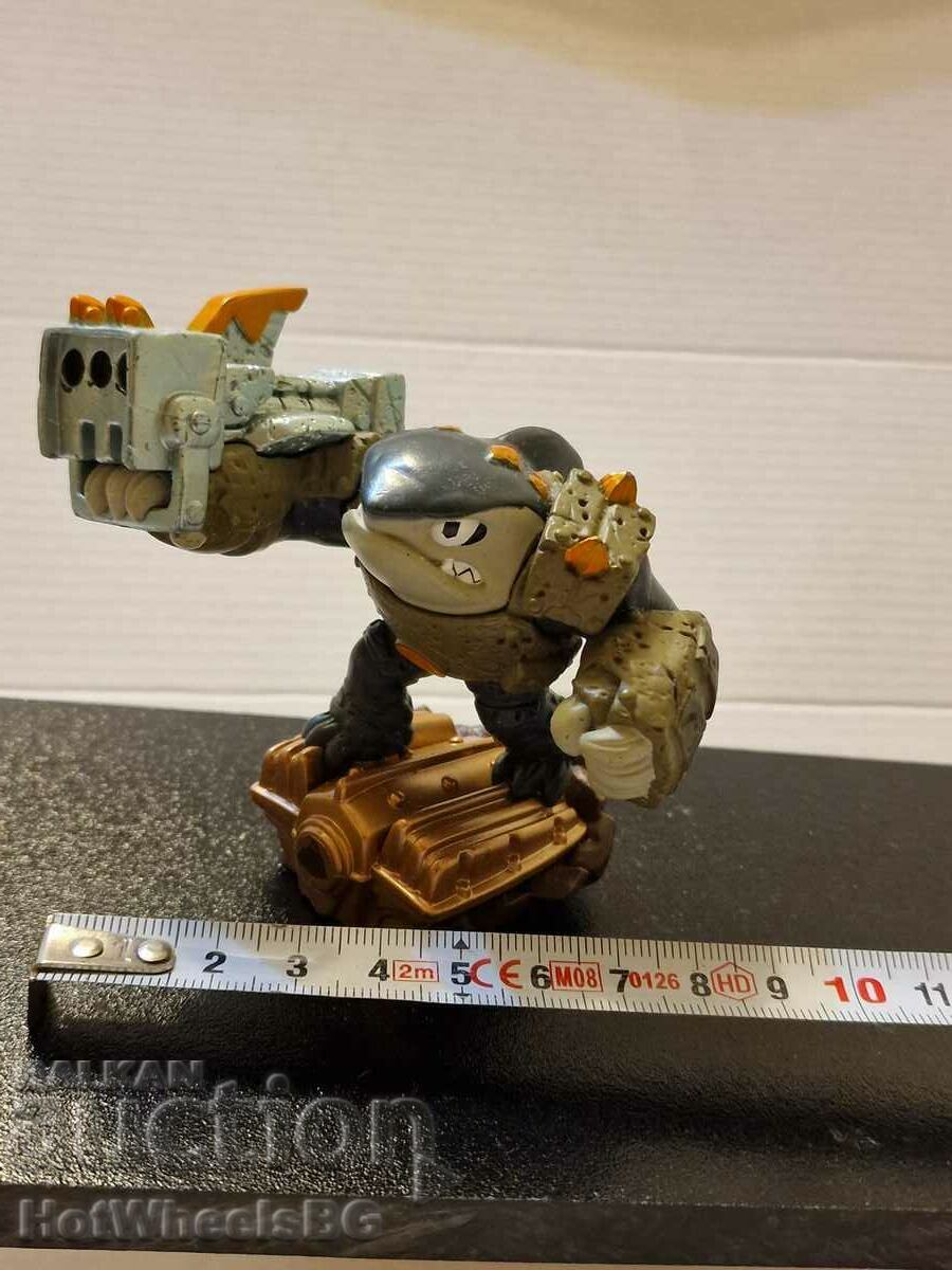 SkyLanders figure - 6 SkyLanders figure - 6