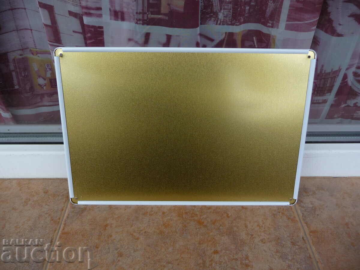 Δημοπρασία Μεταλλικό πιάτο ζαχαροπλαστείο γλυκά μικρό με βατόμουρα Δημοπρασία Μεταλλικό πιάτο ζαχαροπλαστείο γλυκά μικρό με βατόμουρα