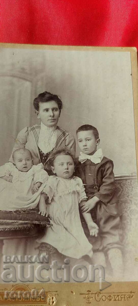 Delivery of IVAN KARASTOYANOV - CARDBOARD Delivery of IVAN KARASTOYANOV - CARDBOARD