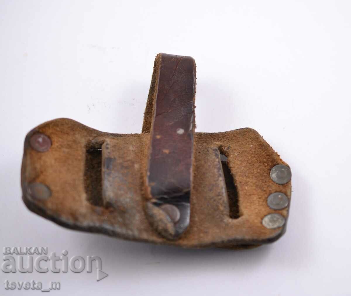 Leather holster with price 10.00 BGN | € 5.11