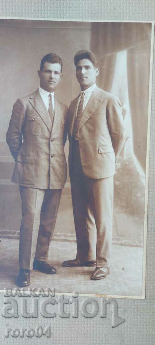 Auction SAMOKOV - PHOTO ANGEL H. MITOV Auction SAMOKOV - PHOTO ANGEL H. MITOV