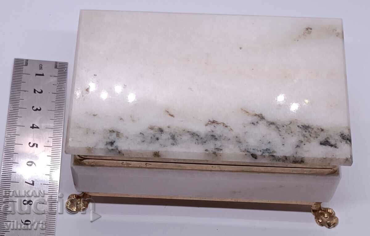 Auction  Marble jewelry box