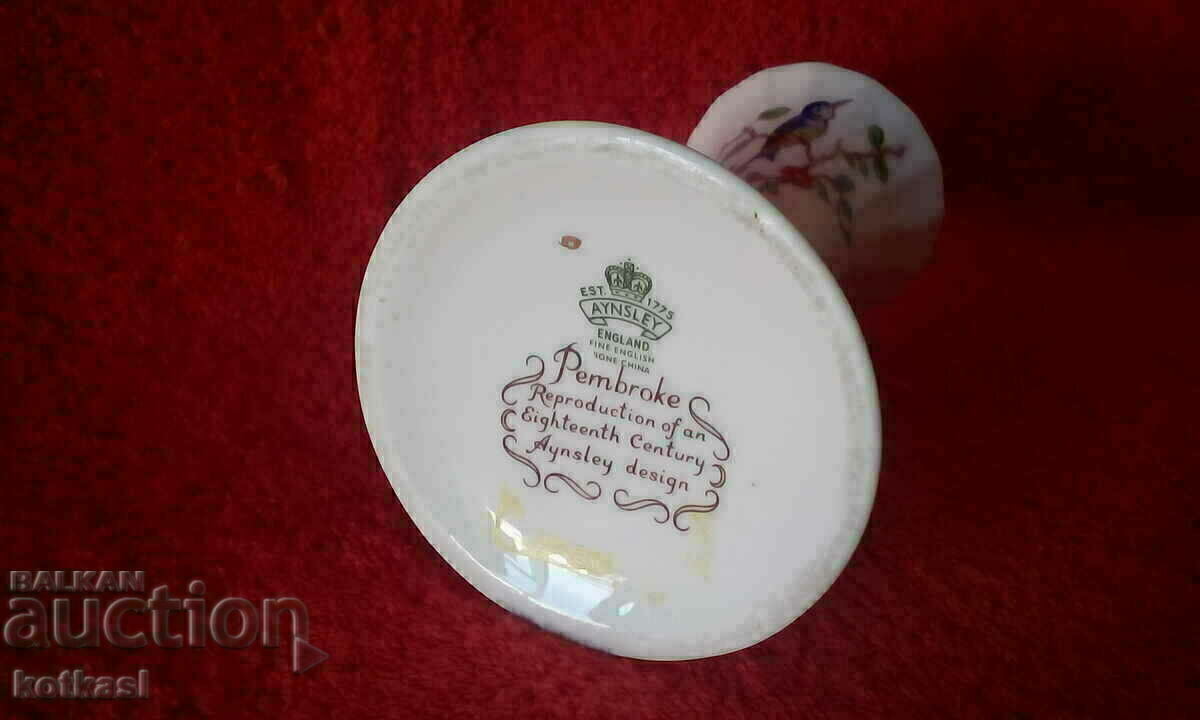 Παλαιός όμορφος πορσελάνινος κηροπήγιο Αγγλίας AYNSLEY με τιμή 55.50 BGN | € 28.38 Παλαιός όμορφος πορσελάνινος κηροπήγιο Αγγλίας AYNSLEY με τιμή 55.50 BGN | € 28.38