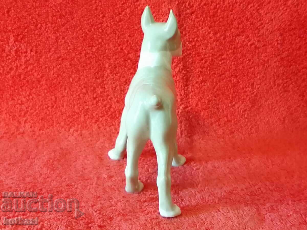 Аукцион Порцеланова фигура на Куче маркирано Аукцион Порцеланова фигура на Куче маркирано