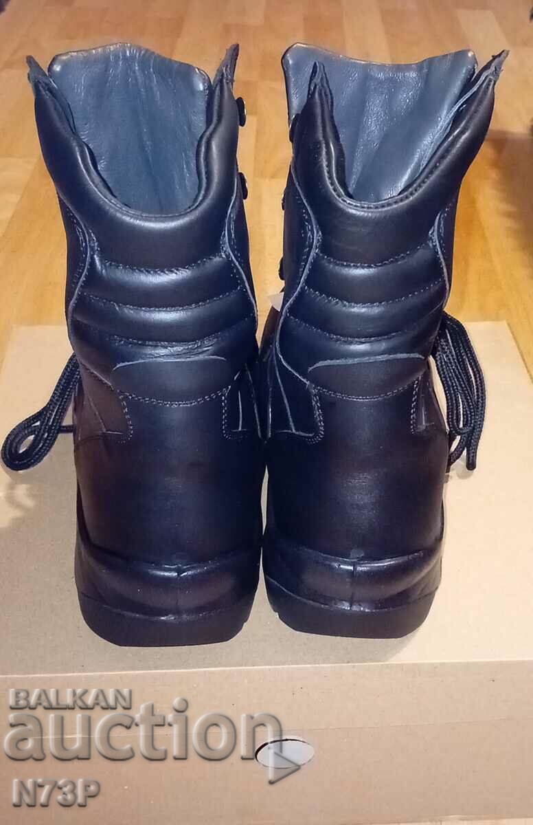 Auction CUBAN WOMEN. LEATHER. NEW. Auction CUBAN WOMEN. LEATHER. NEW.