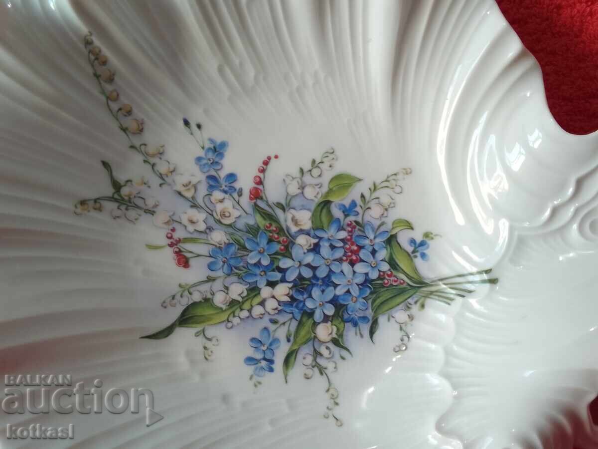Porcelain plate leaf shape Royal Tettau Germany with price 75.50 BGN | € 38.60