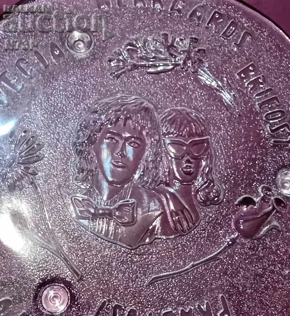 Delivery of SOLID GLASS. STANDING. SLEEP. Delivery of SOLID GLASS. STANDING. SLEEP.