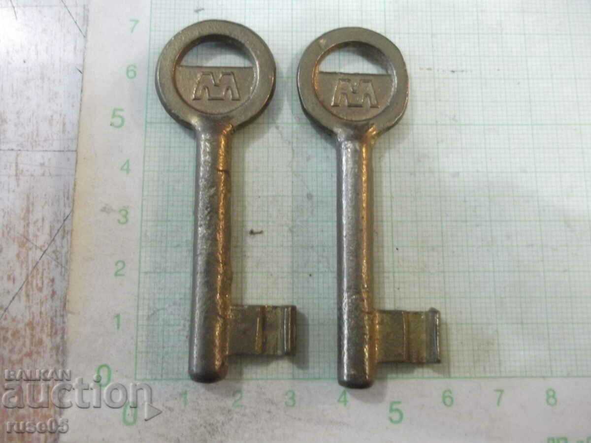 Auction  Lot of 2 pcs. lock key #1