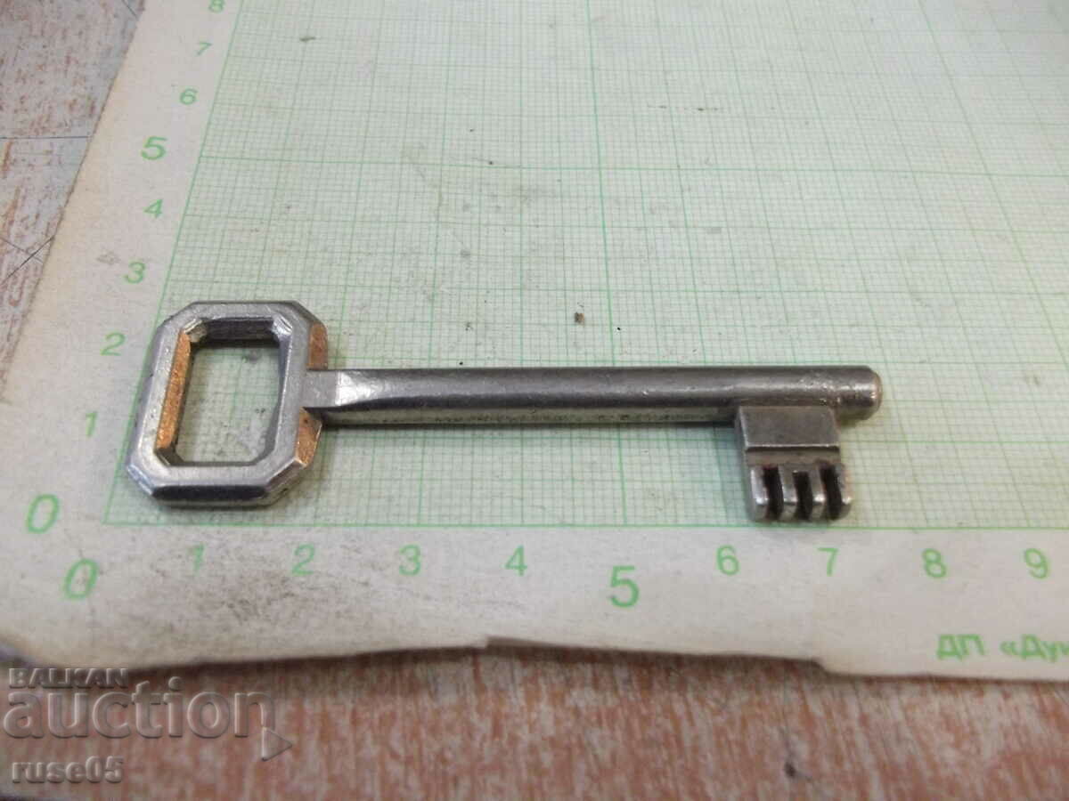 Delivery of Key No. H2 for lock Delivery of Key No. H2 for lock