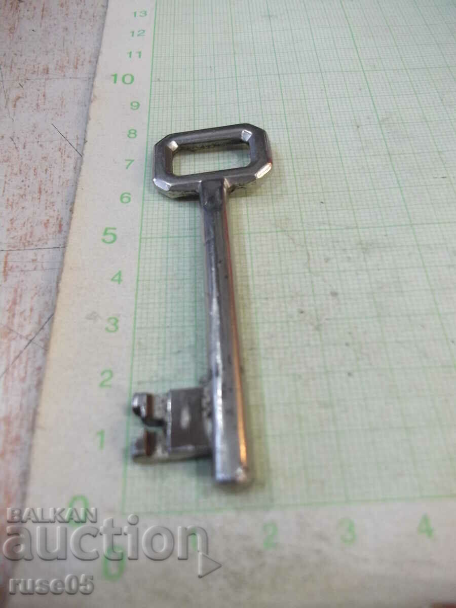 Auction  Key No. P8 for a lock