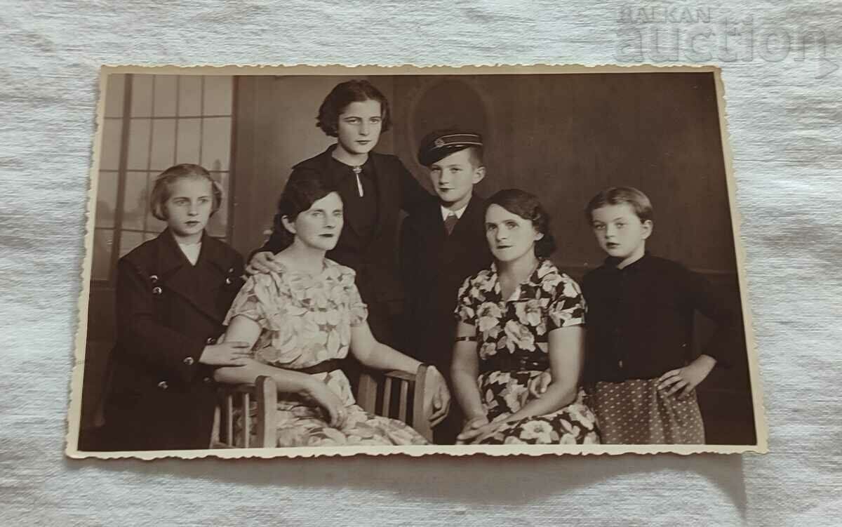 PLOVDIV FAMILY PHOTO 1937