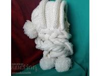 Căciulă și fular de iarnă împletite - două în unu