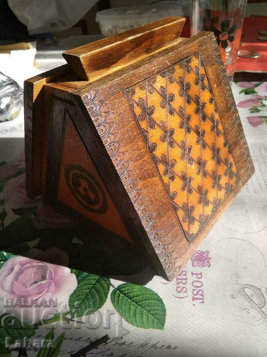 Дървена кутия за цигари