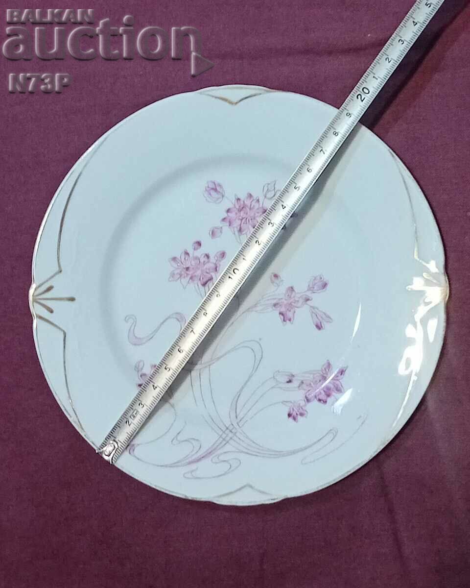 PORCELAIN PLATE. COLLECTION. - 5 PORCELAIN PLATE. COLLECTION. - 5
