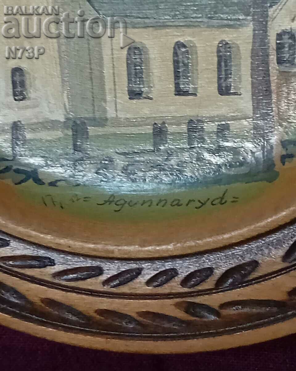 Delivery of OLD WOODEN PLATE. COLLECTION. Delivery of OLD WOODEN PLATE. COLLECTION.