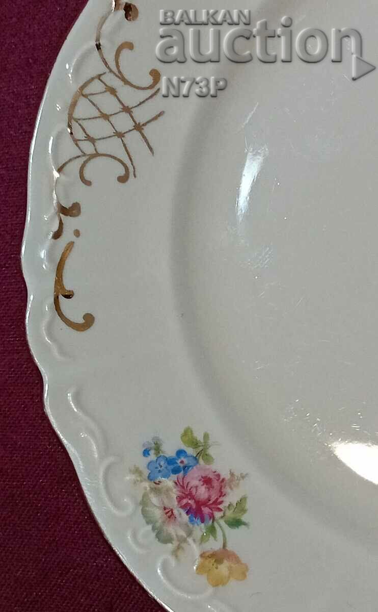 Auction BEAUTIFUL PORCELAIN PLATE. RORSTRAND. Auction BEAUTIFUL PORCELAIN PLATE. RORSTRAND.