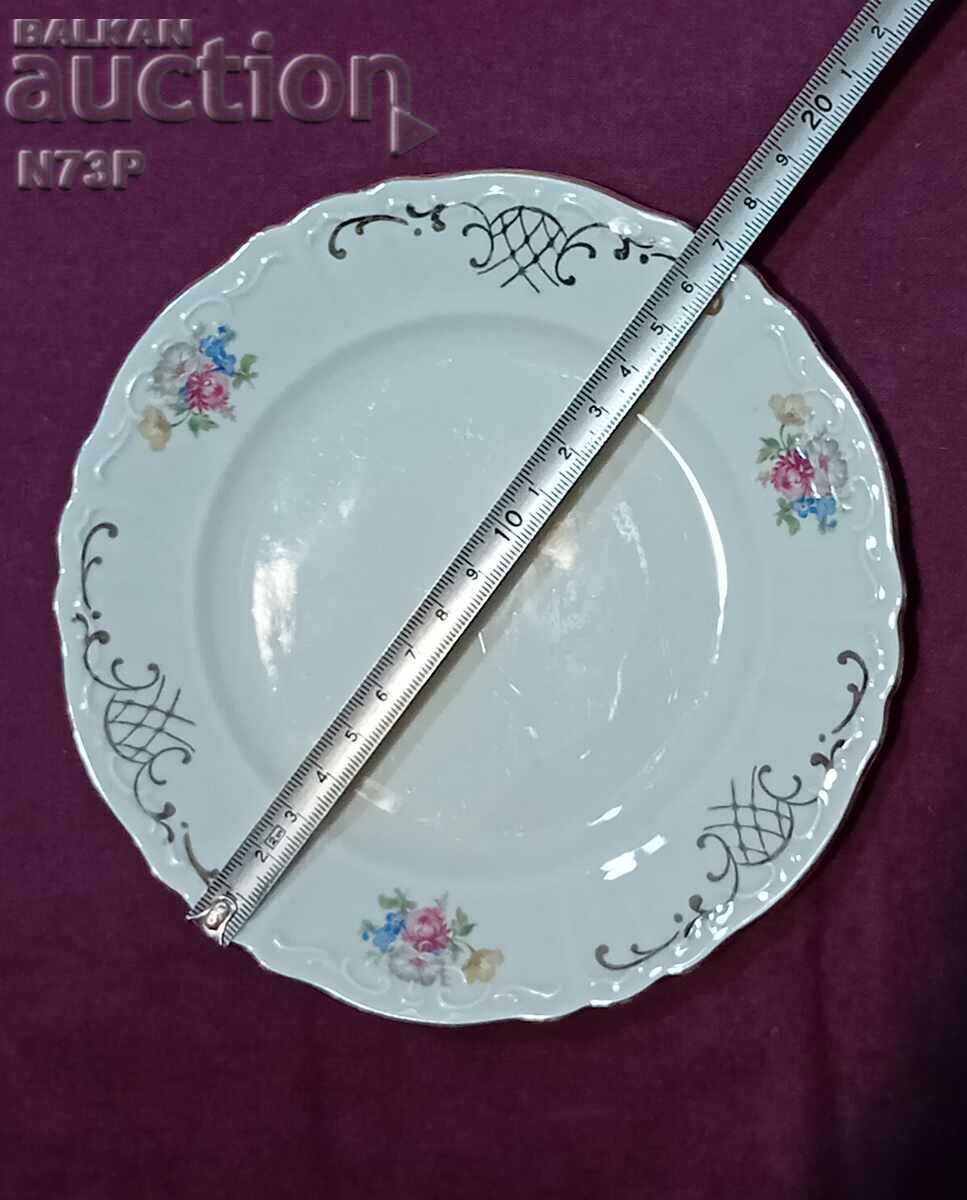 Delivery of BEAUTIFUL PORCELAIN PLATE. RORSTRAND. Delivery of BEAUTIFUL PORCELAIN PLATE. RORSTRAND.