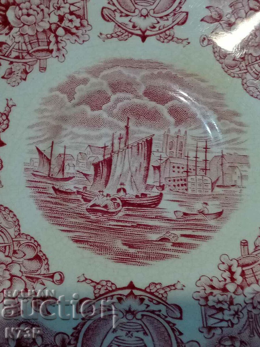 Auction OLD PORCELAIN PLATE. Auction OLD PORCELAIN PLATE.