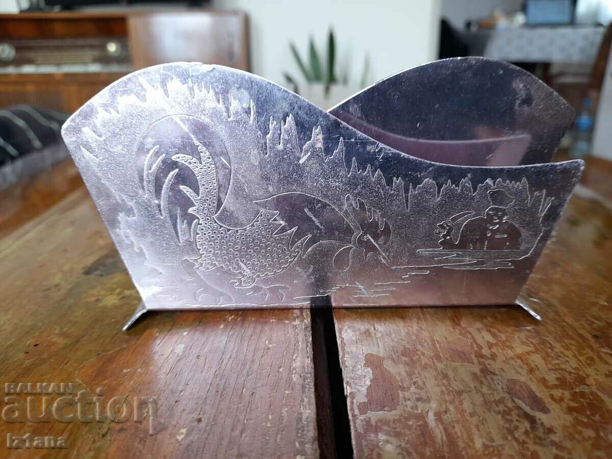 Delivery of Old napkin holder Delivery of Old napkin holder