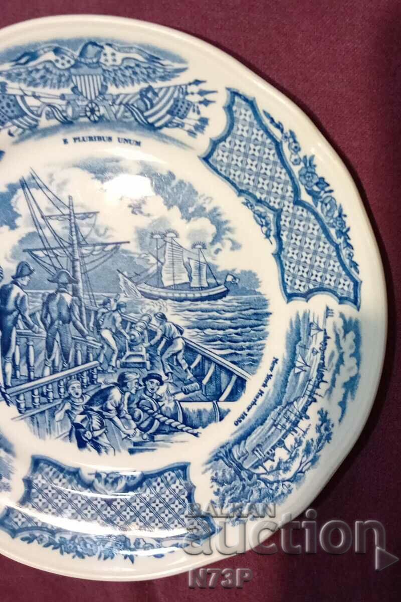 Auction OLD PORCELAIN PLATE. MADE IN ENGLAND. Auction OLD PORCELAIN PLATE. MADE IN ENGLAND.